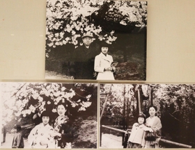 谷崎の一家全員が楽しみにしていた花見の記念写真＝芦屋市伊勢町、谷崎潤一郎記念館