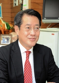 市村浩一郎氏