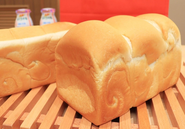 メルクパンが販売している食パン＝尼崎市神田北通６