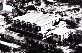 １９５６年、新たに完成した宝塚映画製作所（宝塚市提供）