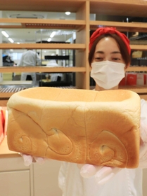 メルクパンが販売している食パン＝尼崎市神田北通６