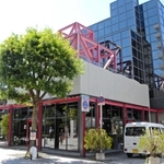 公共の演劇ホールとして全国に知られるアイホール＝伊丹市伊丹２