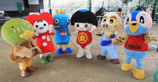 「きんたくん」はじめ阪神地域のゆるキャラたちが勢ぞろい
