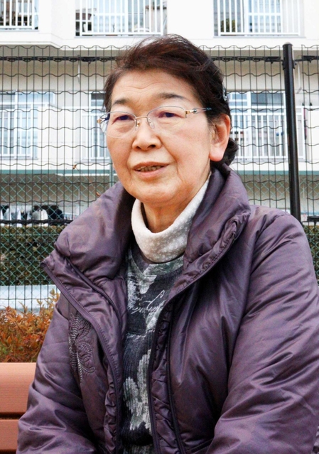 震災当時の体験や、２７年間の思いを語る岡田富子さん＝川西市内