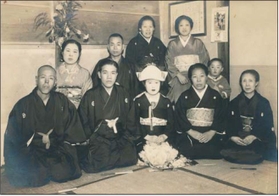 １９４０年ごろの田中太一さん（後列左から２人目、家族提供）