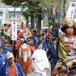 過去の「源氏まつり」の懐古行列の様子（川西市提供）