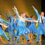 華麗なステップを披露したダンス＝宝塚バウホール