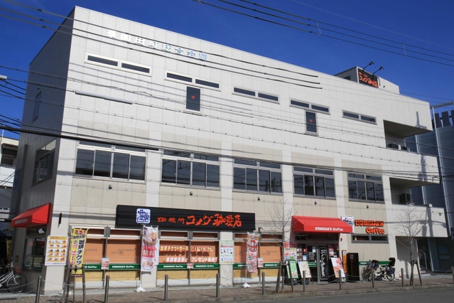 建物の完成から８カ月、使えない状態が続く東園田町総合会館＝尼崎市東園田町４