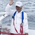 笑顔を見せる堀江謙一さん（©Ｋｅｎｉｃｈｉ　Ｈｏｒｉｅ）