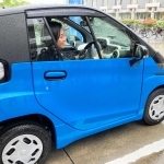 休日カーシェアができる超小型ＥＶの公用車＝尼崎市役所