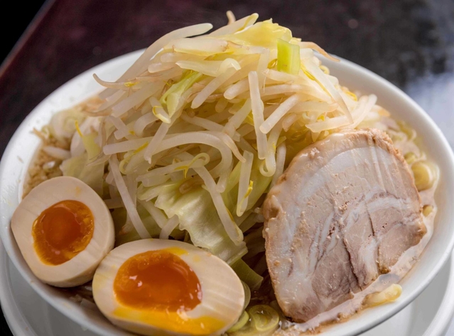 何とかやり繰り。でも「麺と野菜は大盛無料」は譲れない。