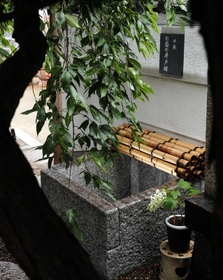 お菊の井戸跡＝尼崎市、深正院