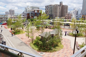 きれいになった広場＝尼崎市竹谷町２