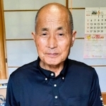 上野志乃さんが生前に創作したパラパラ絵本を寄贈した政志さん