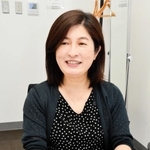 コロナ禍以降の子育て支援のあり方について語る蔵原亜紀さん＝川西市栄町