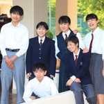 兵庫県猪名川町立清陵中学校の生徒会役員たち。生徒一人一人が笑顔で学べる学校を目標にしている＝猪名川町原