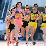 ＧＰ女子１万メートル　３３分２５秒で４位に入った前田穂南＝２０２１年４月２５日、ユニバー記念競技場