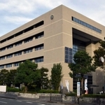 川西市役所＝川西市中央町