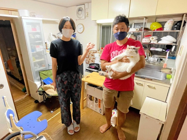 精神科病院の長期入院患者に特化した相談支援を始めた坂本茉衣子さん（左）と宮畑良介さん＝西宮市津門綾羽町