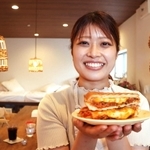 サンドイッチ店を営む白川真奈さん＝尼崎市稲葉荘２