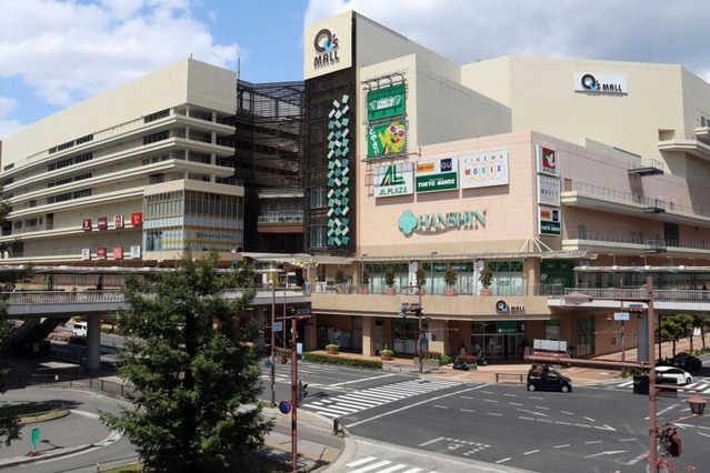 ＪＲ尼崎駅北側の「キリンビール尼崎工場」跡地に「キューズモールあまがさき」が立っている＝尼崎市潮江１