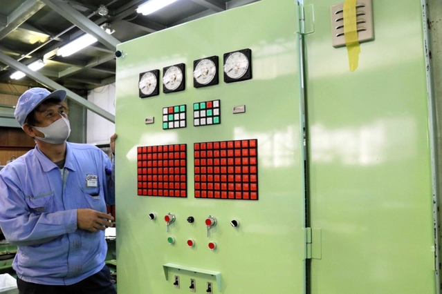 尼崎市の「布谷計器製作所」とマッチングが成功して取引を始めた陽光電機＝伊丹市森本８