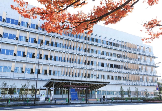 外観に取り付けた西日よけはエコを意識した＝伊丹市千僧１