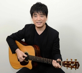 デビュー２０周年を迎えた押尾コータローさん＝神戸新聞社
