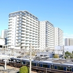 ＪＲ塚口駅東側に建設された新興住宅地＝尼崎市上坂部１