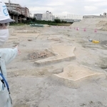 アサヒビール西宮工場跡地にあり、円墳や方墳が見つかった津門大塚町遺跡。中央は円墳に設けられた「造り出し」と呼ばれる祭祀の場所＝西宮市津門大塚町
