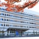 外観に取り付けた西日よけはエコを意識した＝伊丹市千僧１