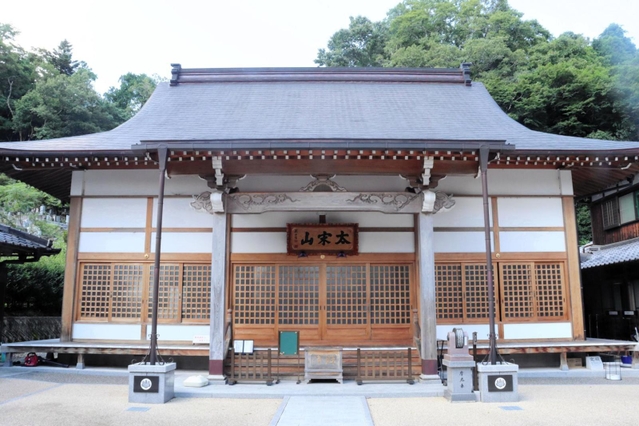 「蛇の頭」が伝わる欣勝寺＝三田市桑原、欣勝寺