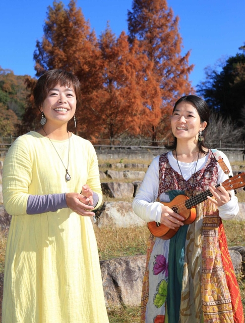 女性デュオ「Ｎａｈｏ☆Ｎａｍｉ」の鍛菜穂さん（左）と是永七海さん