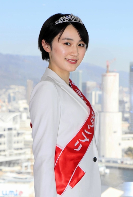 ミス日本グランプリに輝いた芦屋市出身で関西学院大の吉岡恵麻さん＝神戸市中央区東川崎町１