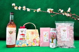日米友好の桜をテーマにした日本酒や茶葉の商品（伊丹市提供）