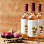 川西市内を中心に限定販売されるイチジクワイン「ＴＨＥ　ＭＯＲＮＩＮＧ　ＤＥＷＤＲＯＰＳ～川西の朝露～」（川西市提供）