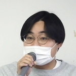 「カミングコウベ」の趣旨や阪神・淡路大震災について語る上田佑吏さん＝甲南高校