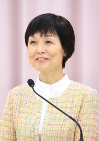 中島香織氏