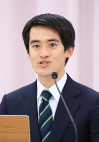 高島崚輔氏