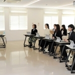 「ビジネスパーソンのためのＤＸ基礎講座」のプレ講座の様子＝西宮市北昭和町