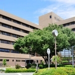 市立伊丹病院＝伊丹市昆陽池１