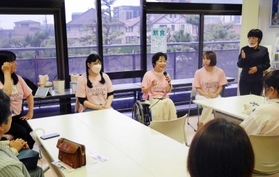 「全盲の捜査官が出てくるドラマ、誇張はあるけどうそじゃない」などざっくばらんに語られた座談会＝芦屋市公光町