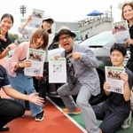 イベント会場でクラウドファンディングをＰＲする矢野勝也さん（中央）ら＝尼崎市西長洲町１