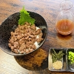 ひょうごジビエコンテストで最優秀賞に選ばれた「鹿肉のひつまぶし」（提供）