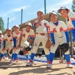 「守り勝つ野球」で頂点を目指す北ナニワハヤテタイガースのメンバーたち＝加東市下滝野、播磨中央公園（撮影・吉田敦史）