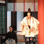 えびすを演じた野村萬斎さん＝西宮市社家町、西宮神社