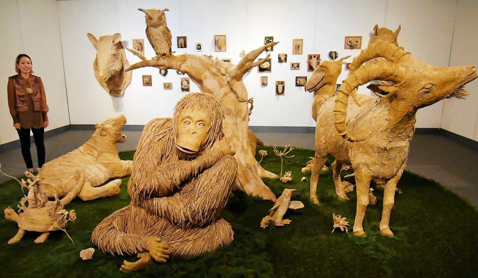 段ボール」で広がる動物の世界 尼崎で造形作家・玉田多紀さん巡回展