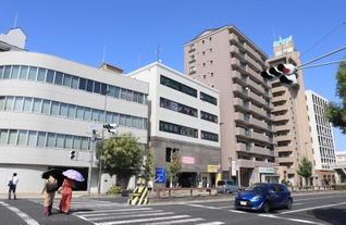 上昇率が県内トップだったＪＲ芦屋駅南で国道２号に面した商業地＝芦屋市業平町（撮影・吉田敦史）