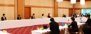 ２０２５年大阪・関西万博後を見据えたにぎわいづくりについて意見を交わす県や尼崎、西宮、芦屋市などの関係者＝西宮市社家町