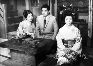 加山雄三さんが英語教諭を演じる「何処へ」の一場面（（Ｃ）ＴＯＨＯＣＯ．，ＬＴＤ．）